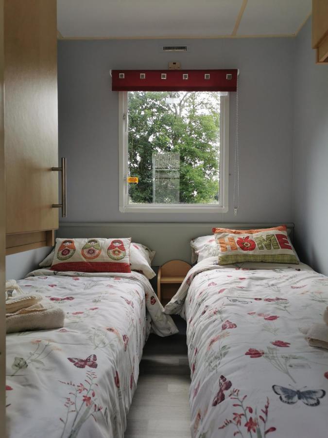 Rosebud Flower Farm Caravan Stay Countryside And Coast Penzance Eksteriør billede